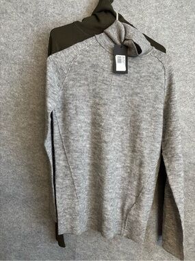 Alpha and Diesel Black Gold Men's Turtleneck pullover Sweaters